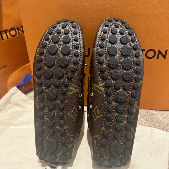 🛍️Louis Vuitton Moccasin🛍️ - Picture 5 of 7